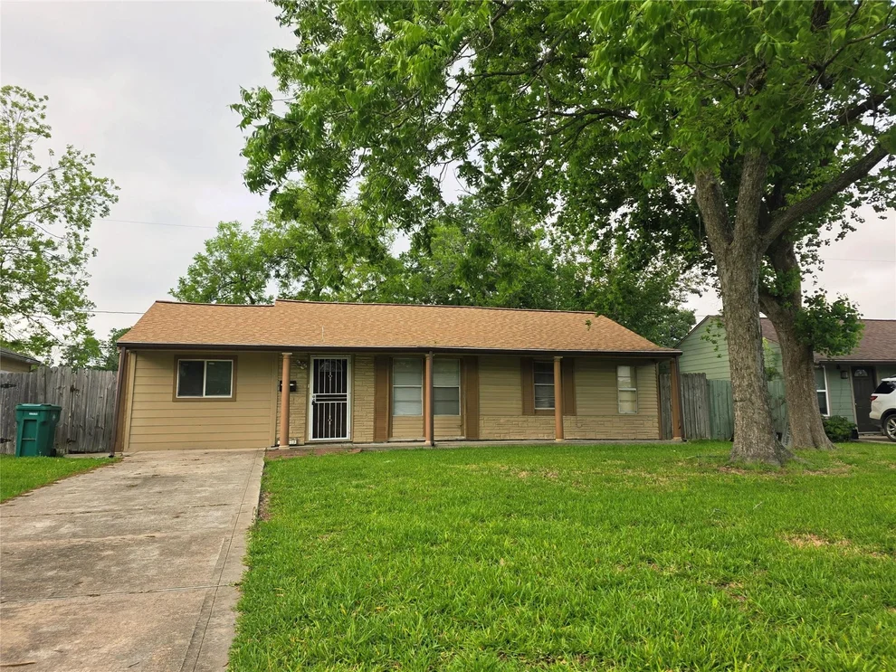 Unit for sale at 3119 Washington Street, Pasadena, TX 77503