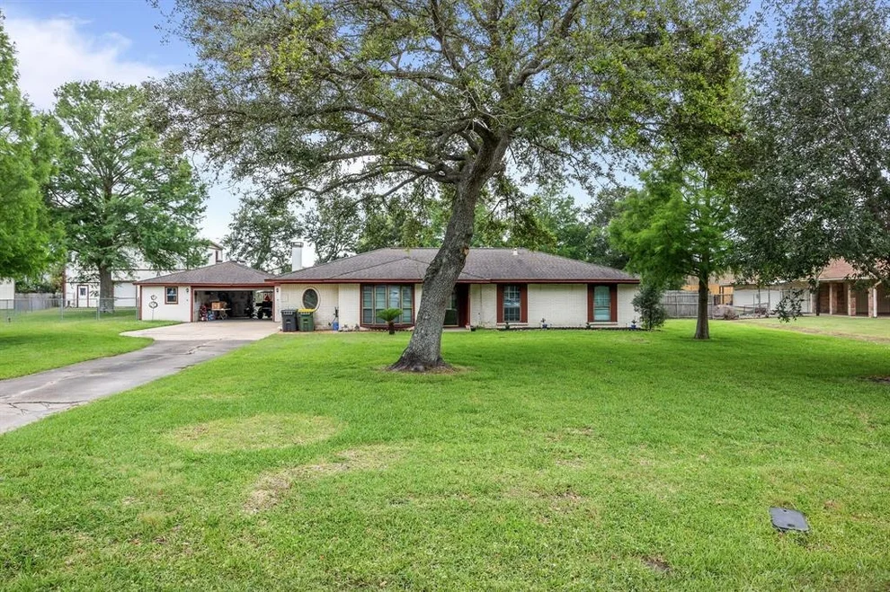Unit for sale at 2234 Kelly Drive, Pearland, TX 77581