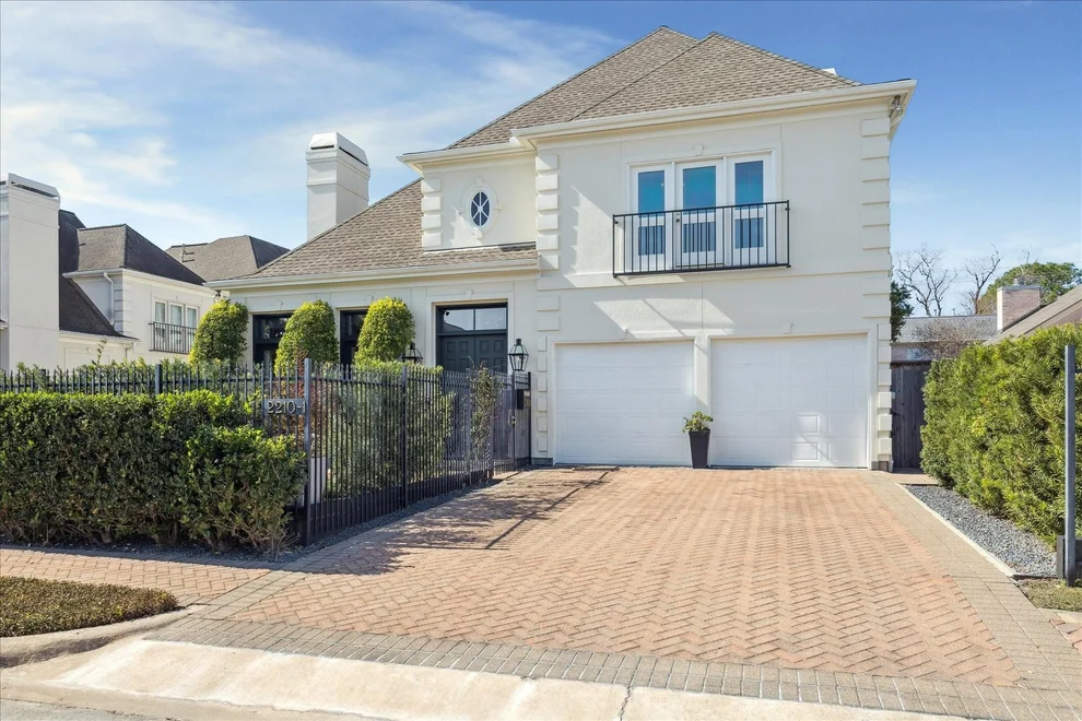 Unit for sale at 2210 Potomac Drive, Houston, TX 77057