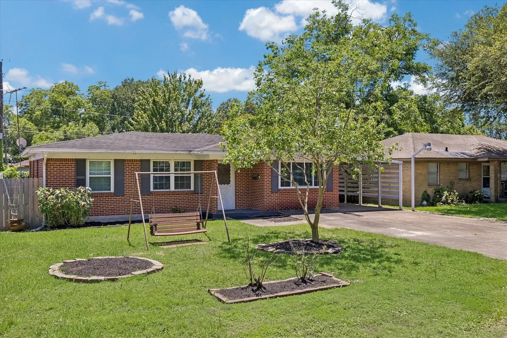 Unit for sale at 233 W Obion Road, Houston, TX 77076