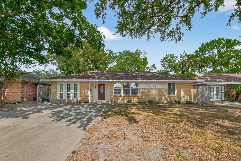 Unit for sale at 4314 Viking Drive, Houston, TX 77092