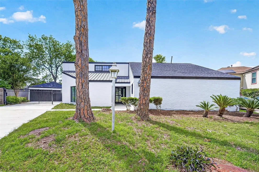 Unit for sale at 2335 Canyon Meadows Drive, Missouri City, TX 77489