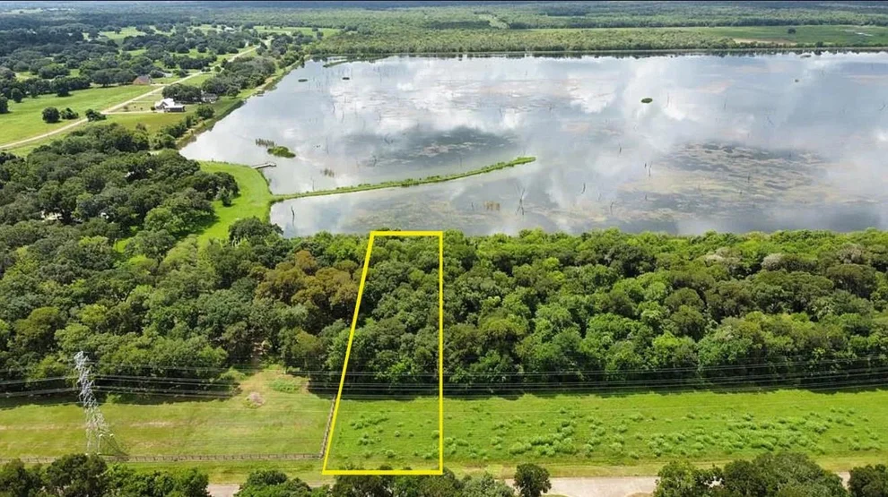 Unit for sale at 201 Middle Bayou Trail, Angleton, TX 77515
