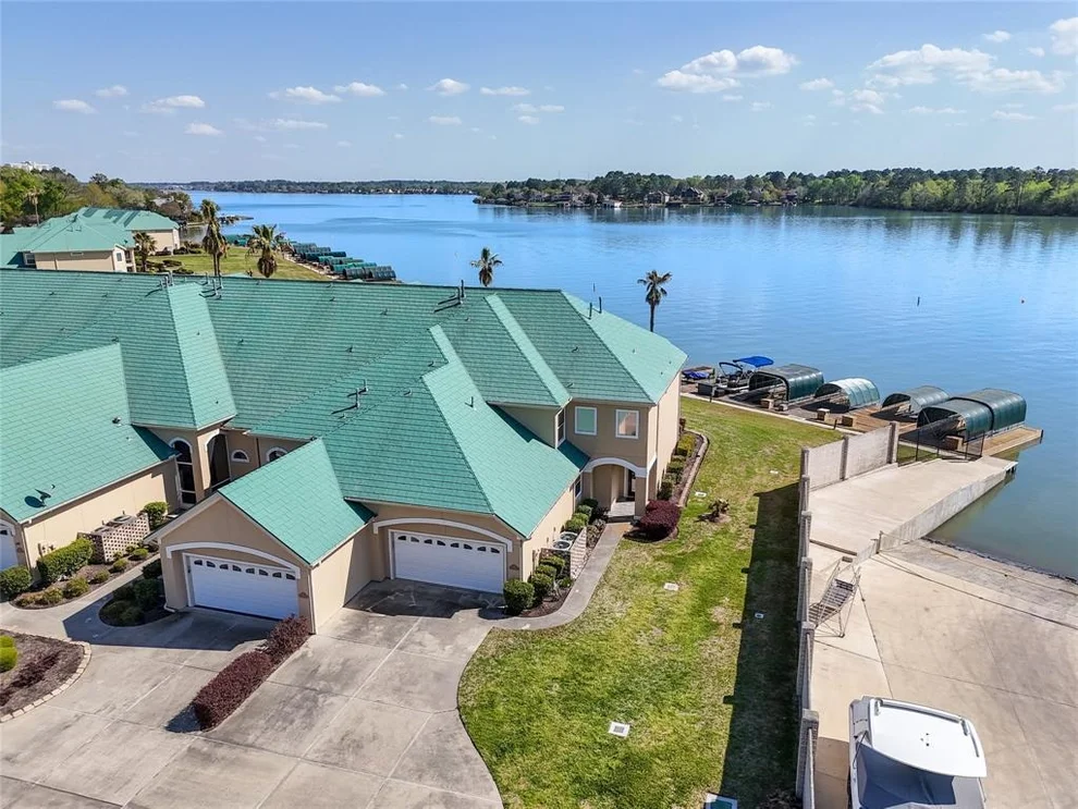 Unit for sale at 79 W Palm Boulevard, Montgomery, TX 77356