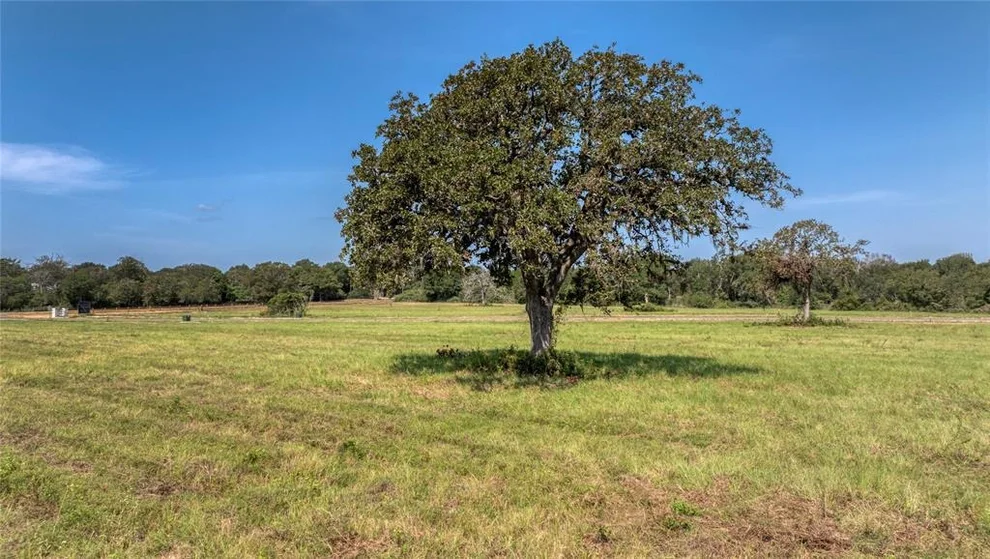 Unit for sale at 184 Bellwood Lake Lane, Bellville, TX 77418