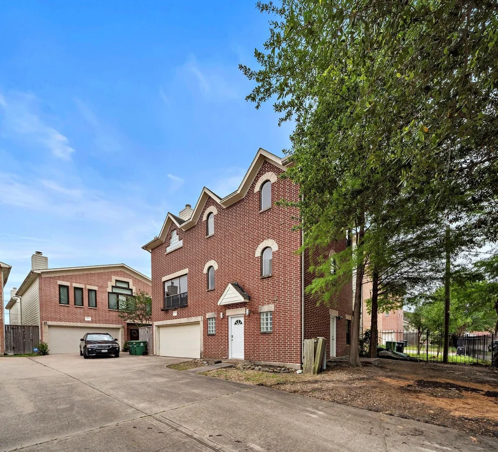 Unit for sale at 9709 Riddlewood Lane, Houston, TX 77025