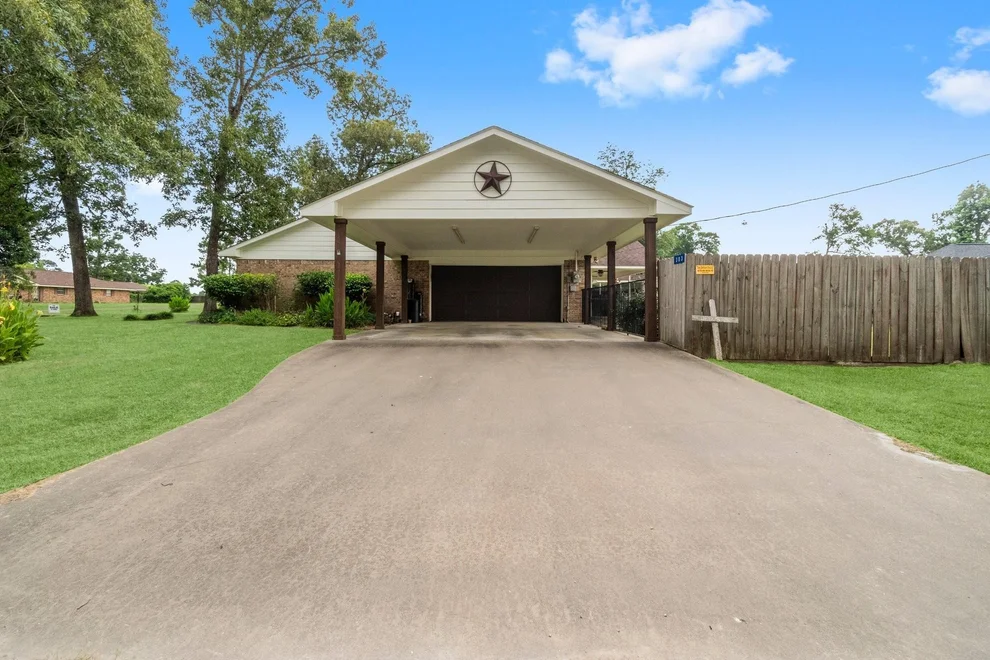 Unit for sale at 303 Greenwood Drive, Livingston, TX 77351