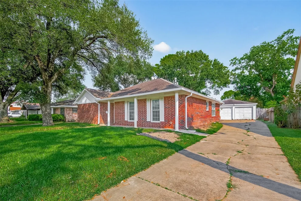 Unit for sale at 10506 Sagebriar Drive, Houston, TX 77089