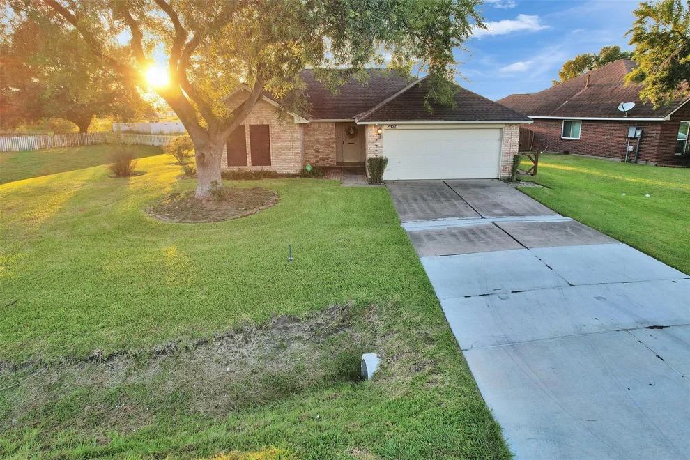 Unit for sale at 2320 Caroline Street, Dickinson, TX 77539
