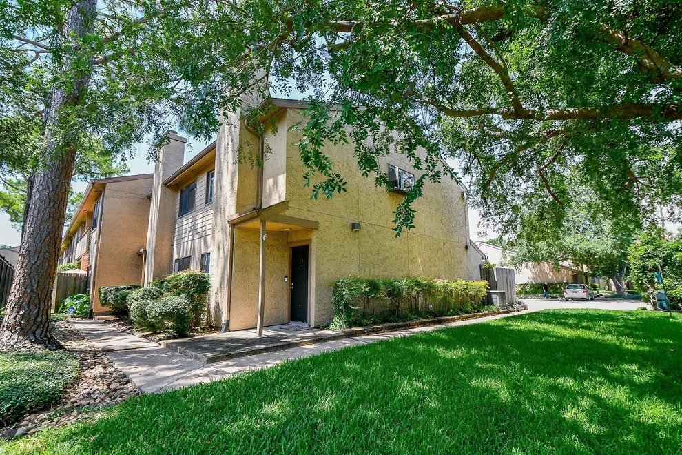 Unit for sale at 5001 Lamonte Lane, Houston, TX 77092