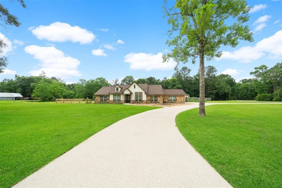 Unit for sale at 309 County Road 3665 E, Splendora, TX 77372