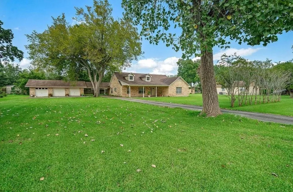 Unit for sale at 1306 Ervin Street, League City, TX 77573