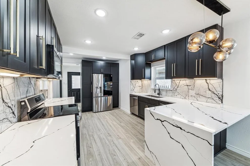 Unit for sale at 1915 Pannell Street, Houston, TX 77020