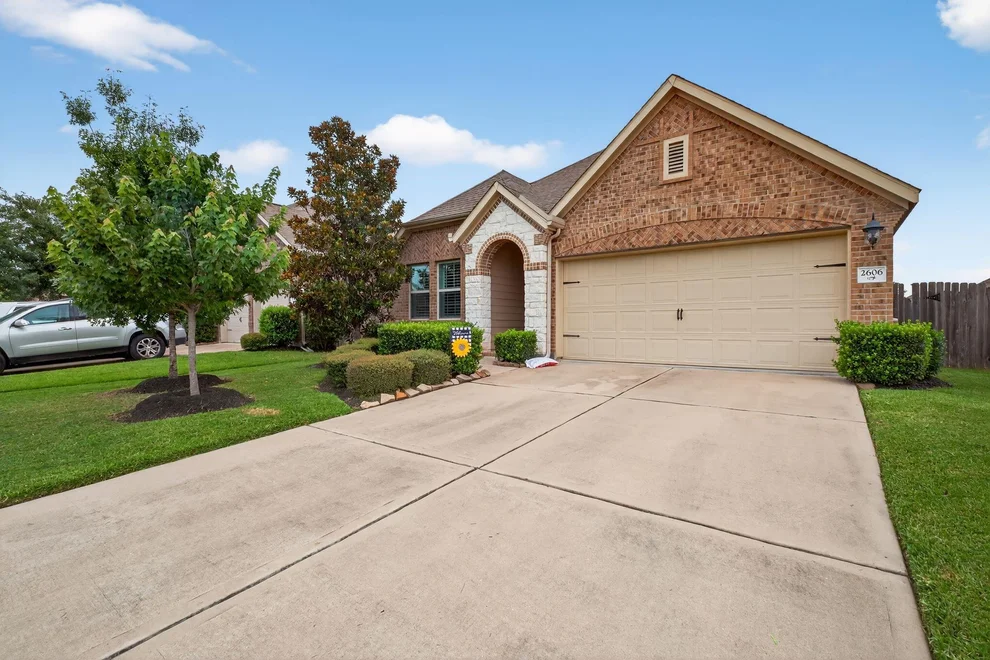 Unit for sale at 2606 Ivy Wood Lane, Conroe, TX 77385