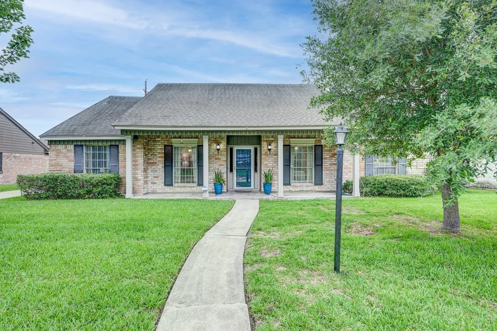 Unit for sale at 12906 Advance Drive, Houston, TX 77065