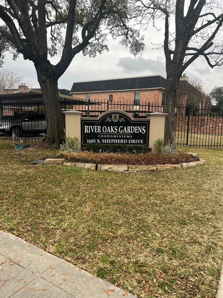 Unit for sale at 1601 S Shepherd Drive, Houston, TX 77019