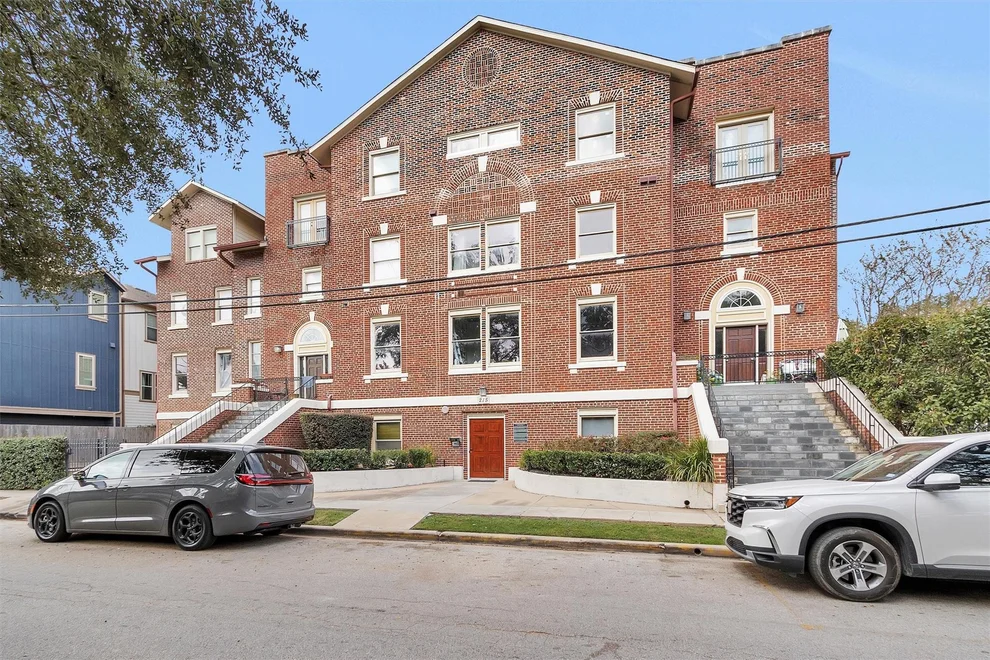 Unit for sale at 215 W Norma Street, Houston, TX 77009