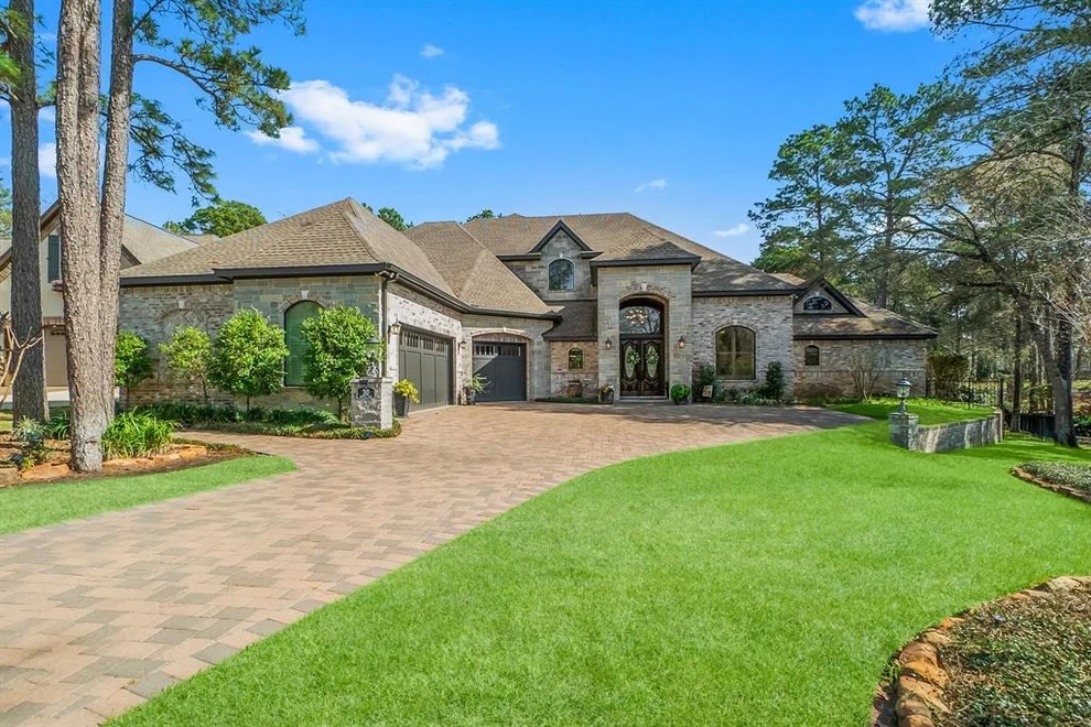 Unit for sale at 30 Westlyn Lane, Montgomery, TX 77356