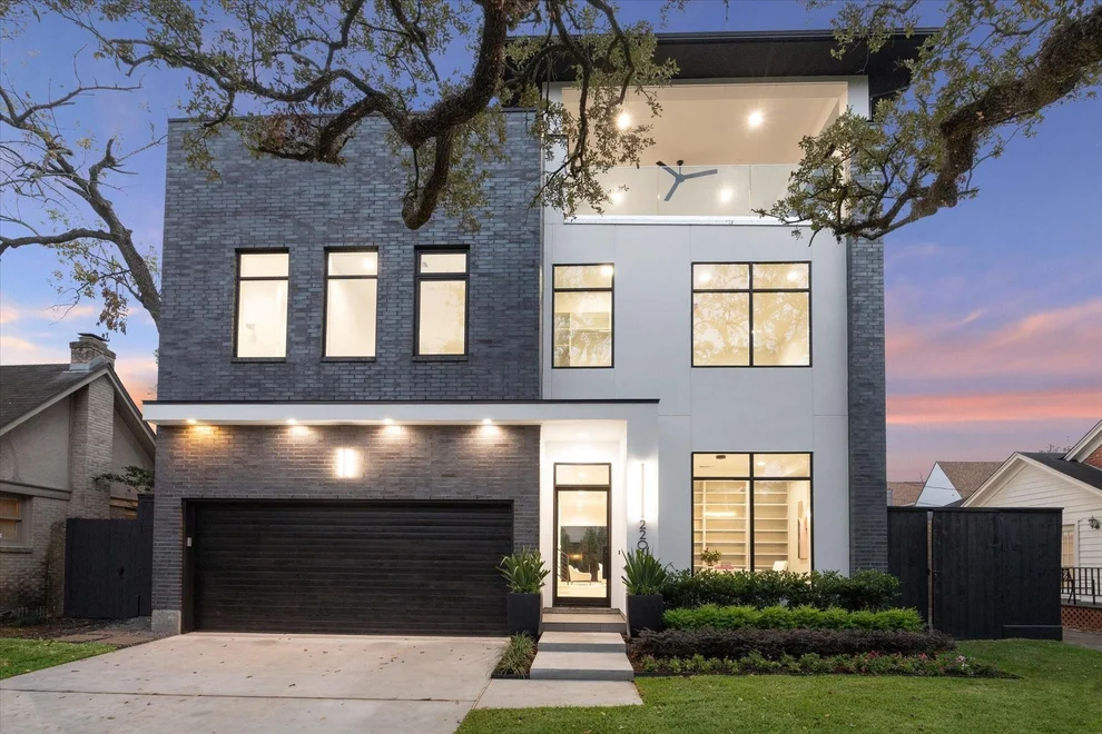 Unit for sale at 2205 North Boulevard, Houston, TX 77098