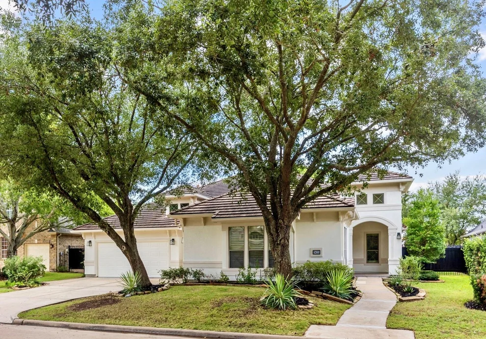 Unit for sale at 11435 Legend Manor Drive, Houston, TX 77082
