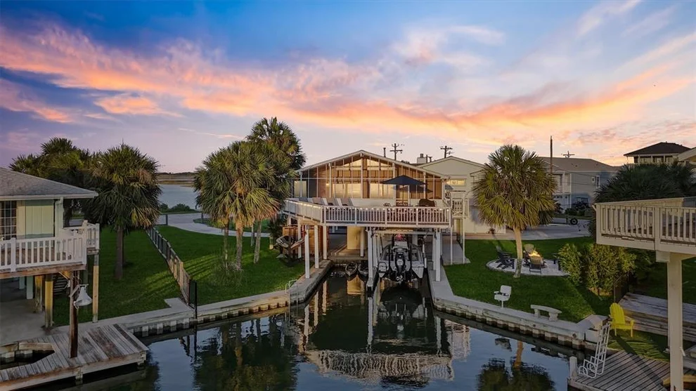 Unit for sale at 4321 Jolly Roger Road, Jamaica Beach, TX 77554