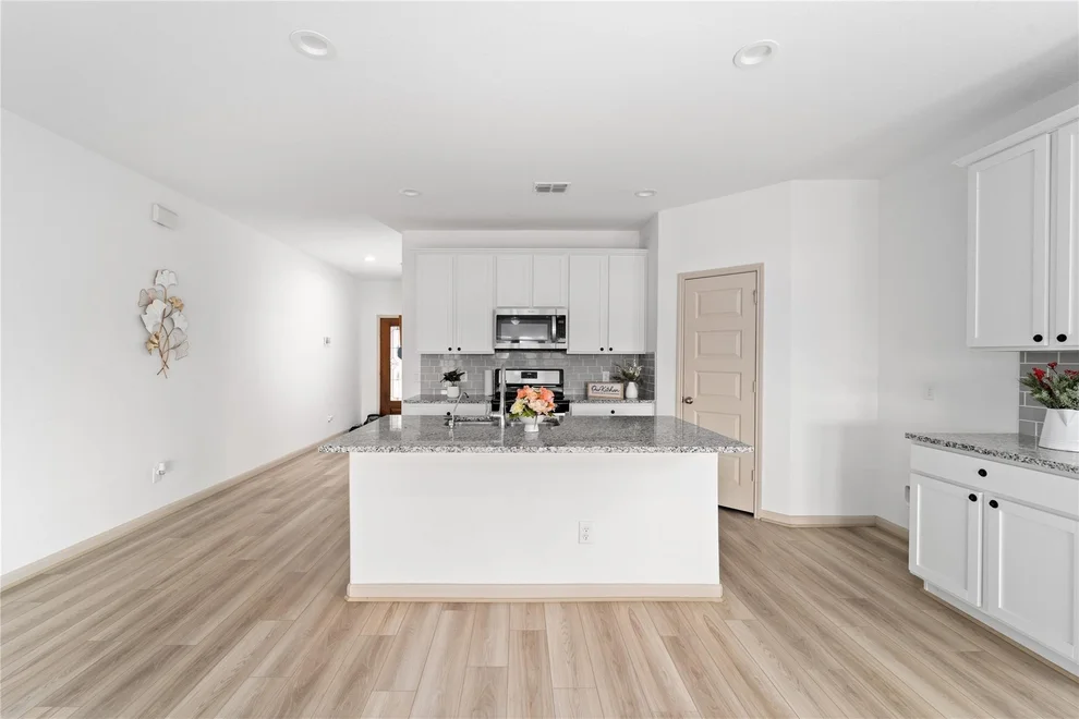 Unit for sale at 3610 Park Vista Drive, Missouri City, TX 77459