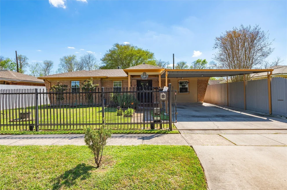 Unit for sale at 8606 Guinevere Street, Houston, TX 77029
