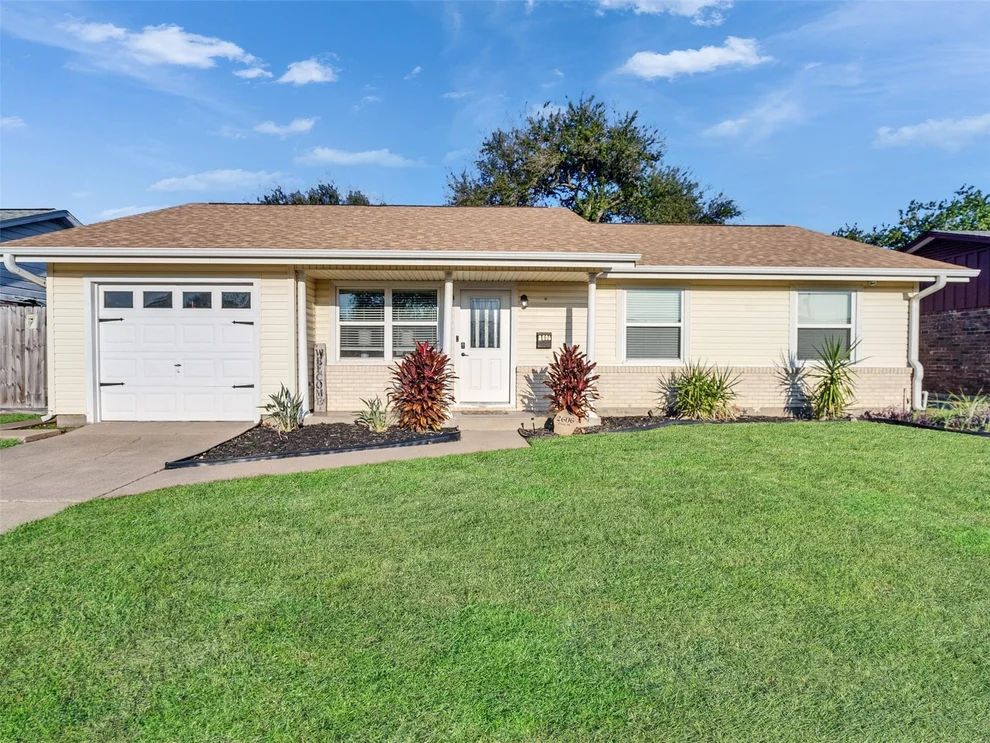 Unit for sale at 2606 Pine Street, Galveston, TX 77551