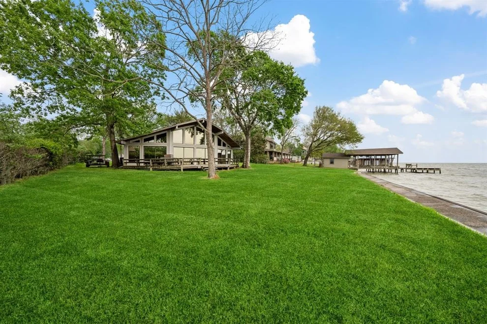 Unit for sale at 561 Mallard Point, Livingston, TX 77351