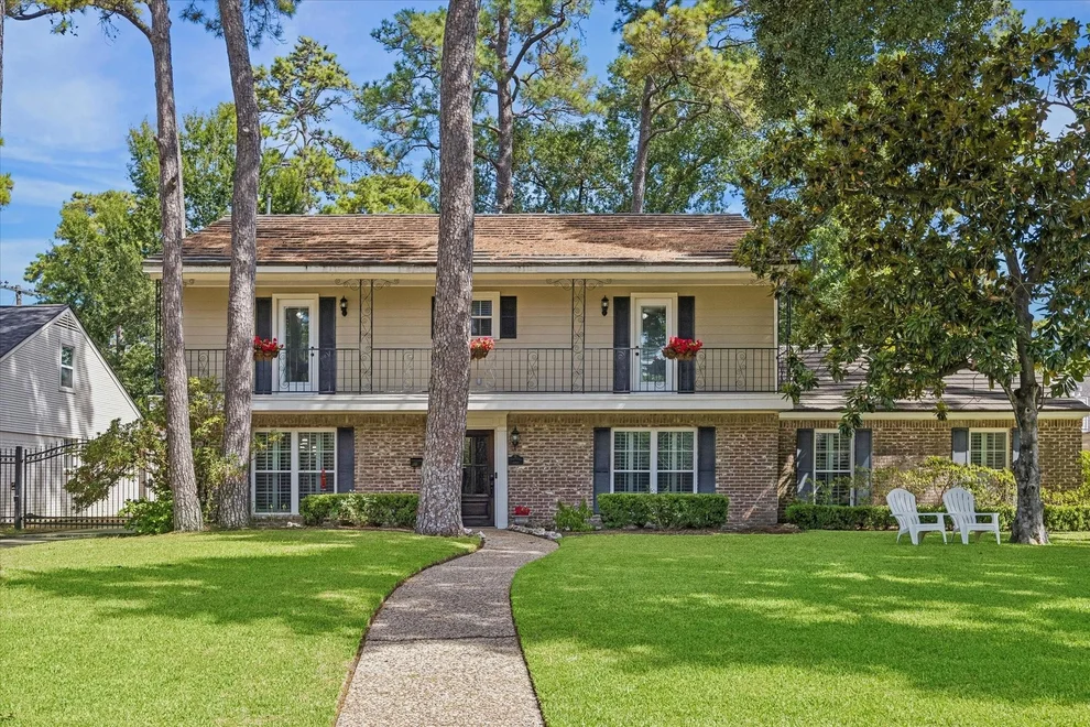 Unit for sale at 13926 Perthshire Road, Houston, TX 77079