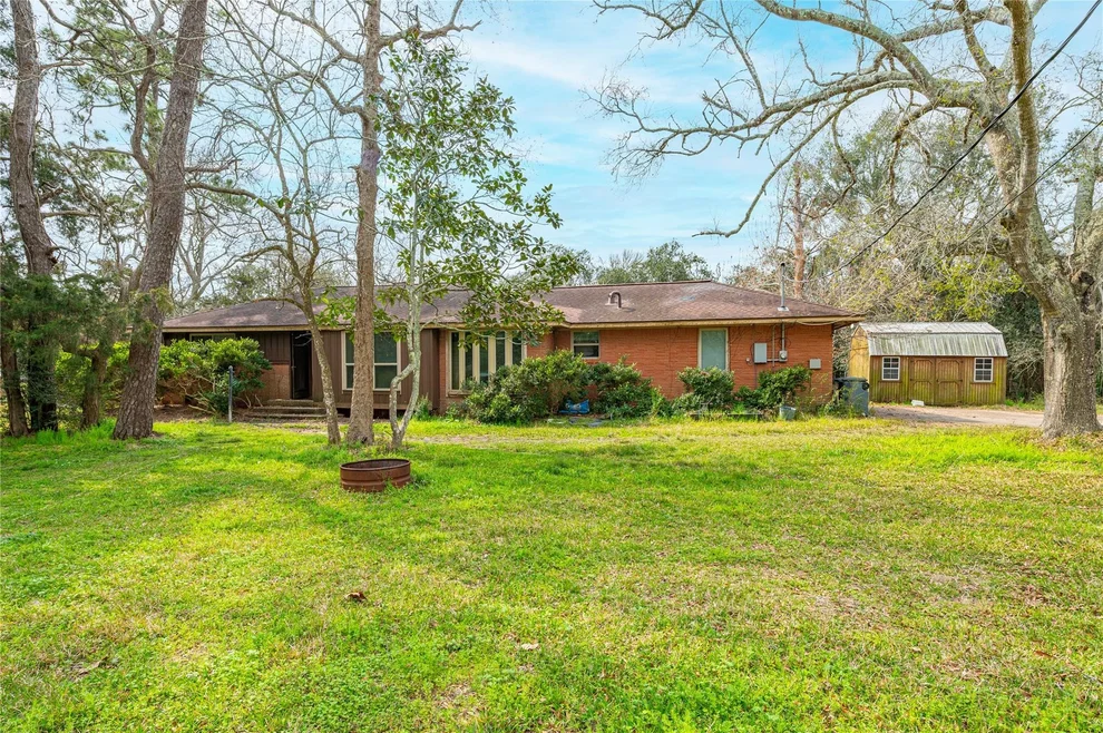 Unit for sale at 9103 Lazy Lane, Hitchcock, TX 77563