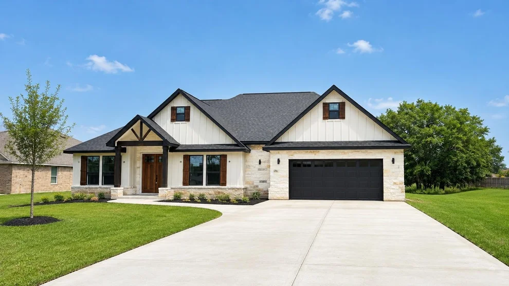 Unit for sale at 483 Buffalo Trail, Angleton, TX 77515
