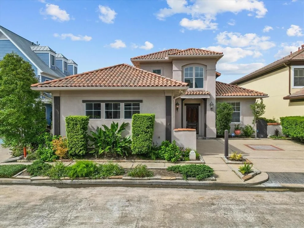 Unit for sale at 619 Northport Lane, Kemah, TX 77565