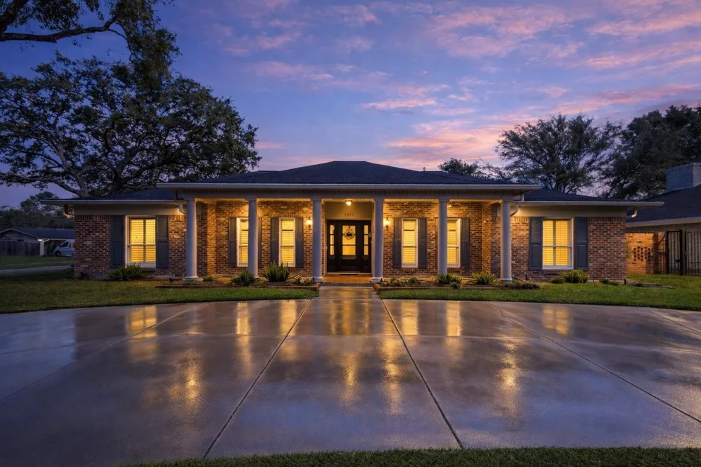 Unit for sale at 5222 N Braeswood Boulevard, Houston, TX 77096