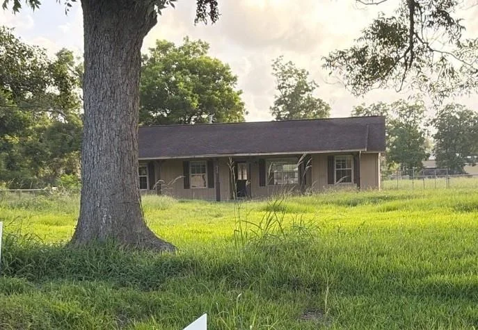 Unit for sale at 412 Durazno Road, Jones Creek, TX 77541