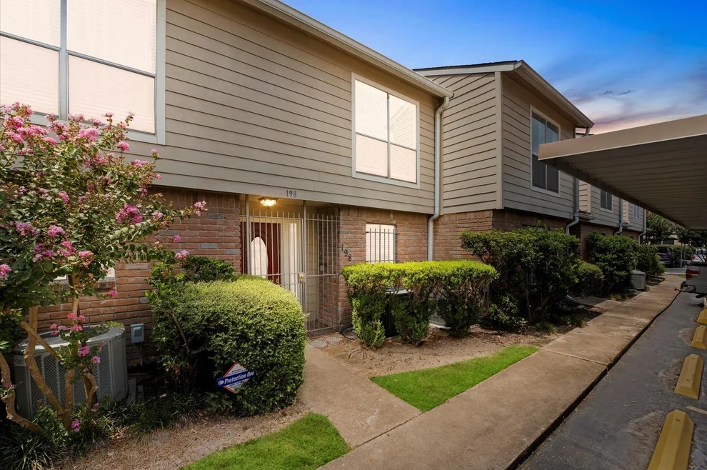 Unit for sale at 5005 Georgi Lane, Houston, TX 77092