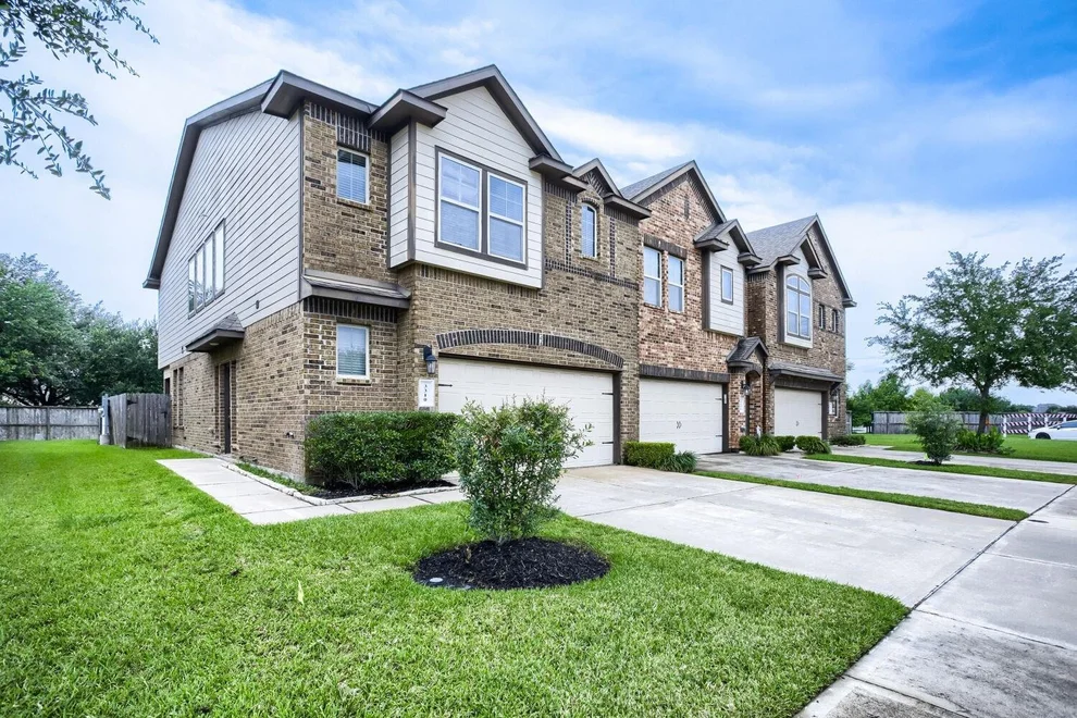 Unit for sale at 3310 Rainflower Springs Lane, Rosenberg, TX 77471