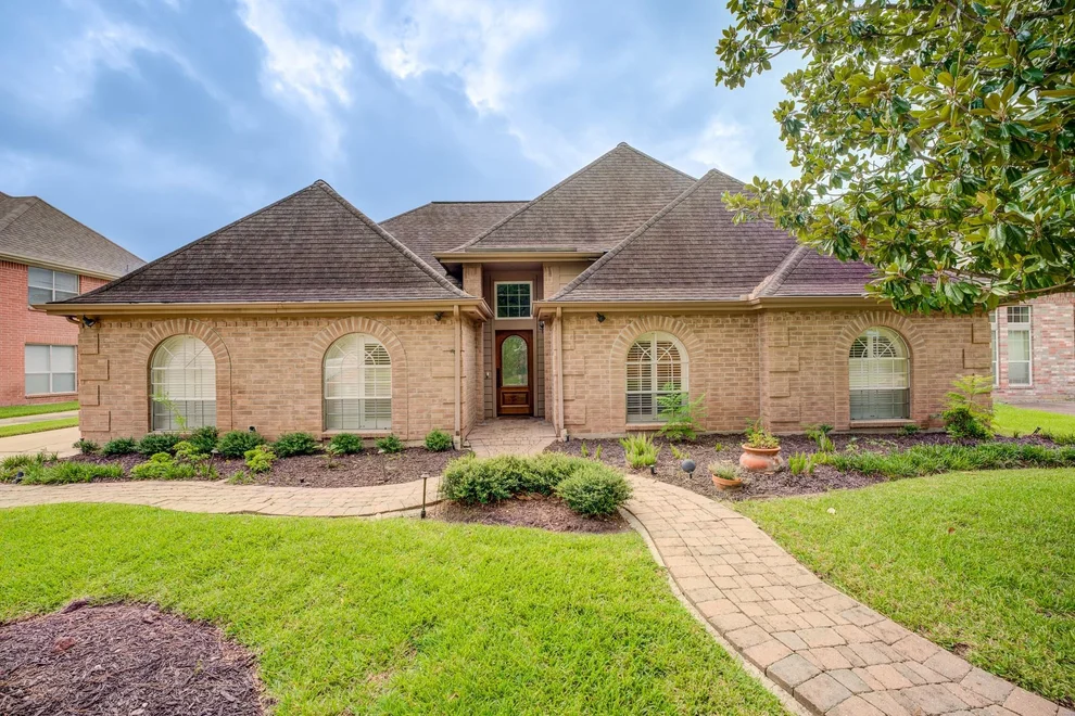 Unit for sale at 2923 Cane Field Drive, Sugar Land, TX 77479