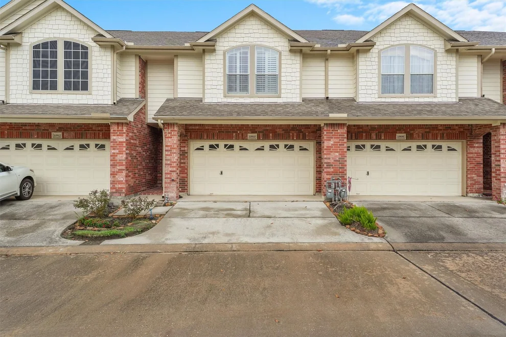Unit for sale at 10910 Chazenwood Drive, Houston, TX 77064