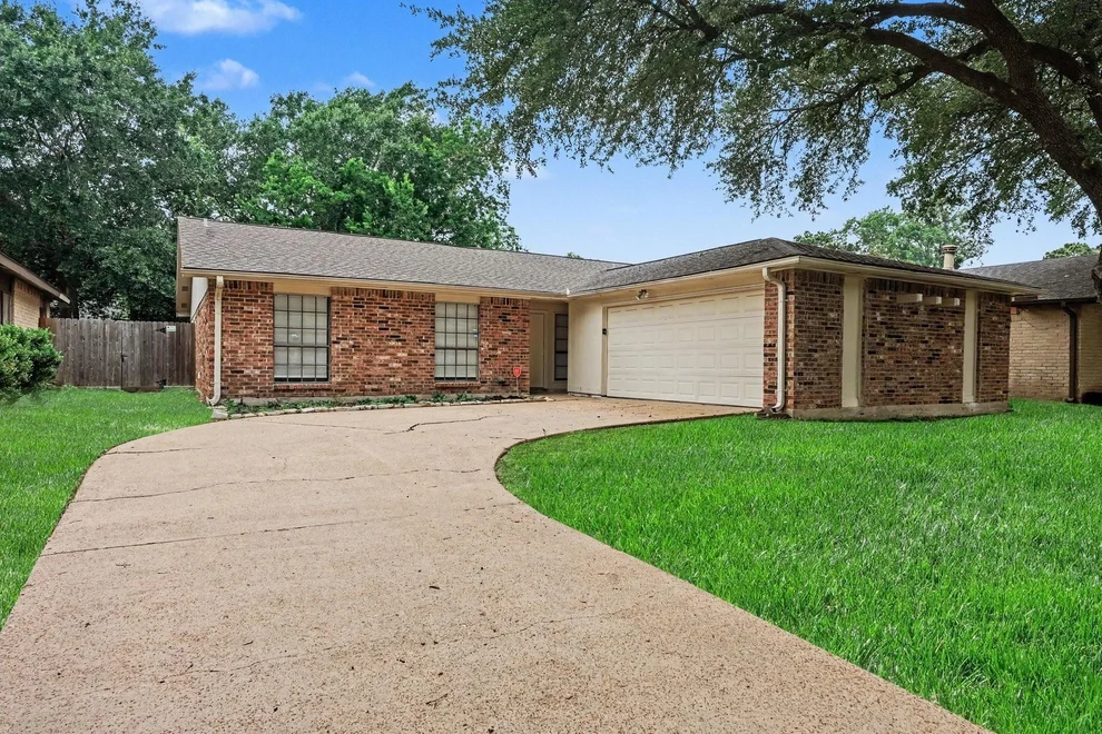 Unit for sale at 5219 Cairnleigh Drive, Houston, TX 77084