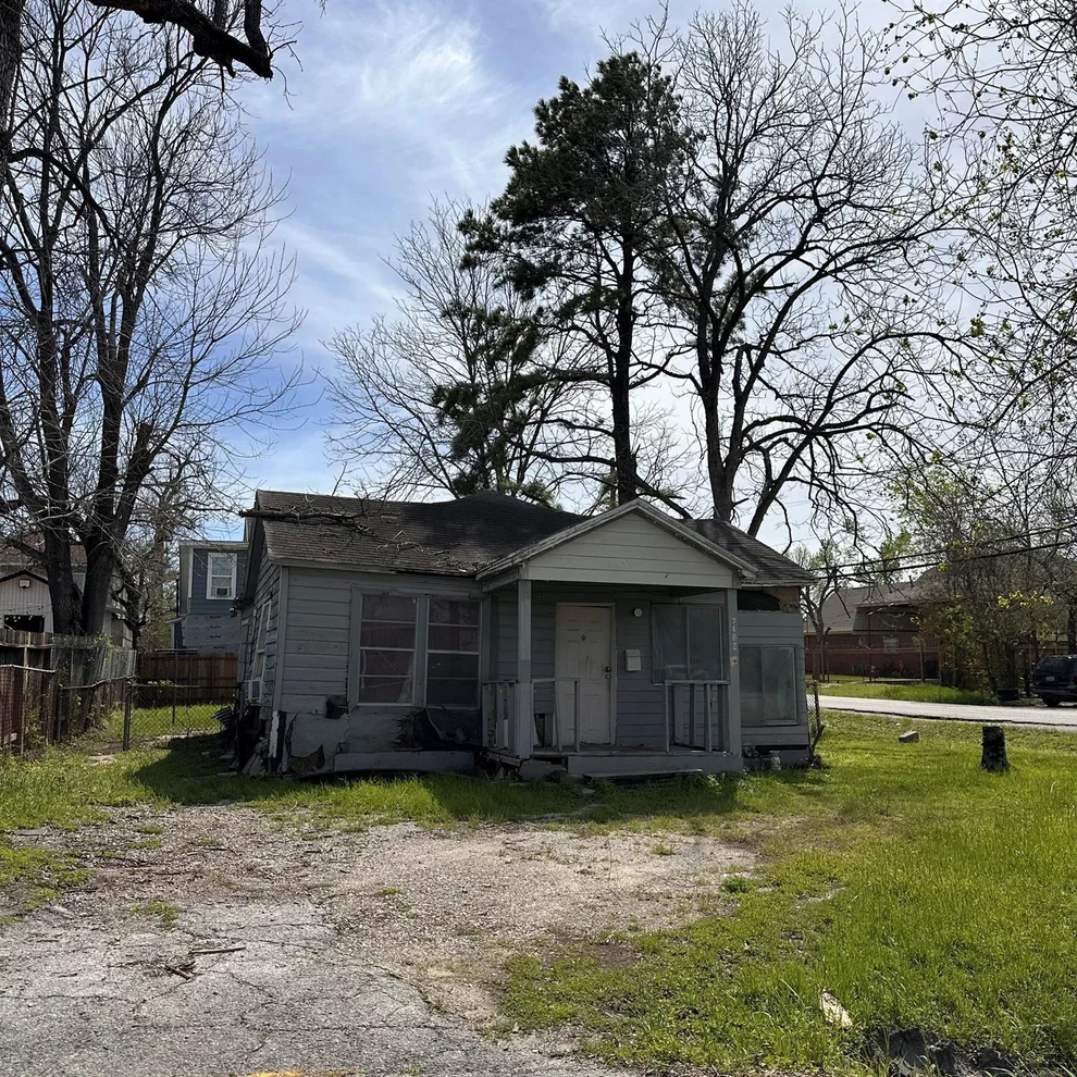 Unit for sale at 7402 Amarillo Street, Houston, TX 77020