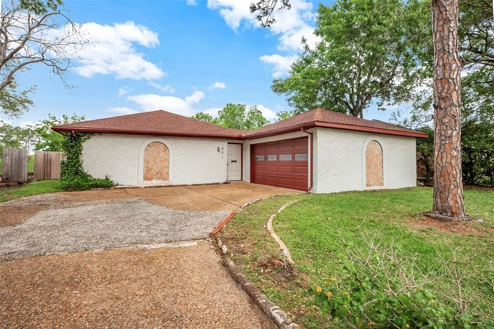 Unit for sale at 851 Seafoam Road, Houston, TX 77062