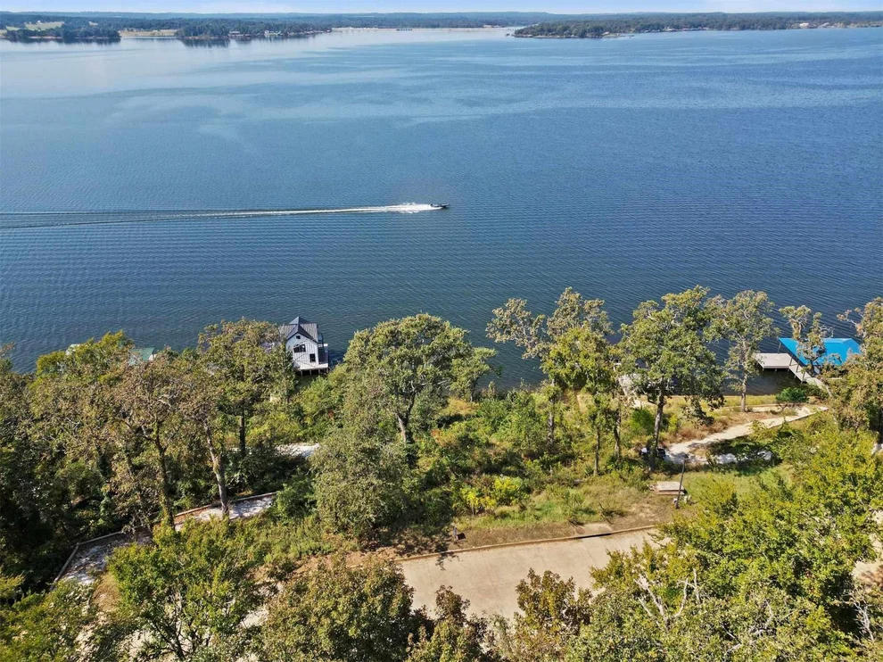 Unit for sale at 143 N Lake Bluff Drive, Bullard, TX 75757