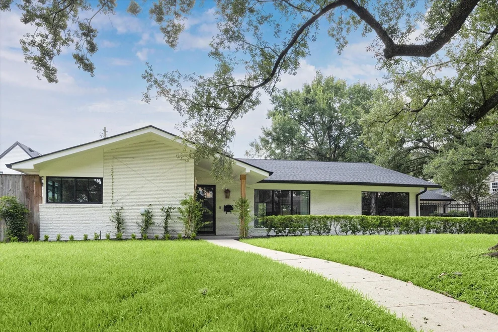 Unit for sale at 4719 Ivanhoe Street, Houston, TX 77027