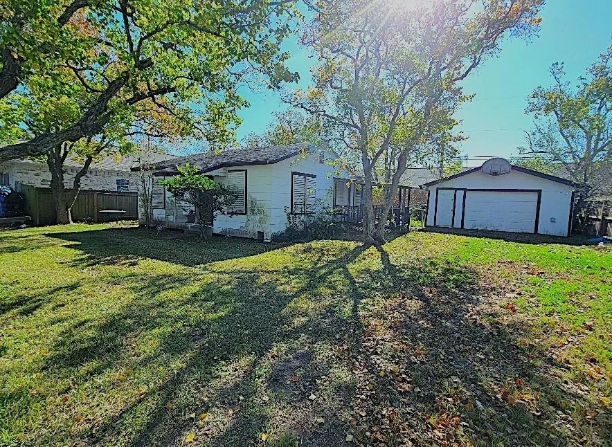 Unit for sale at 2505 29th Avenue N, Texas City, TX 77590