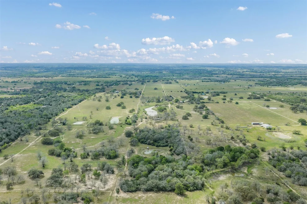 Unit for sale at 4361 Us Highway 77 S, Hallettsville, TX 77964