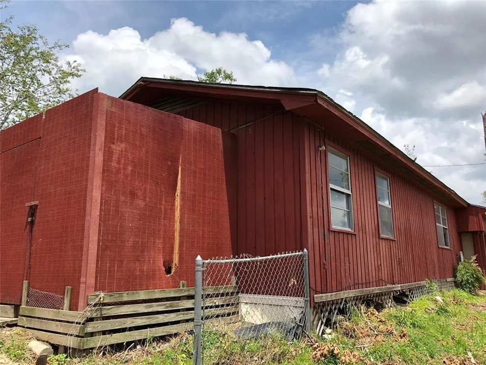 Unit for sale at 143 N Oak Lee Drive, Onalaska, TX 77360