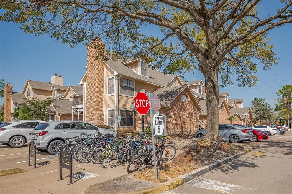 Unit for sale at 2300 Old Spanish Trail, Houston, TX 77054