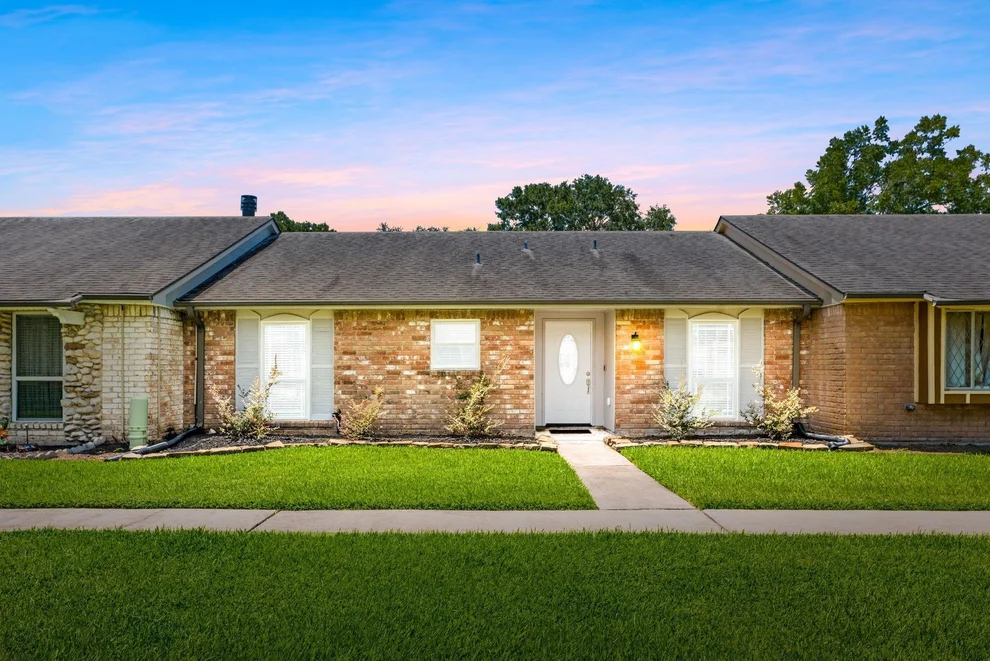 Unit for sale at 3906 Laura Leigh Drive, Friendswood, TX 77546