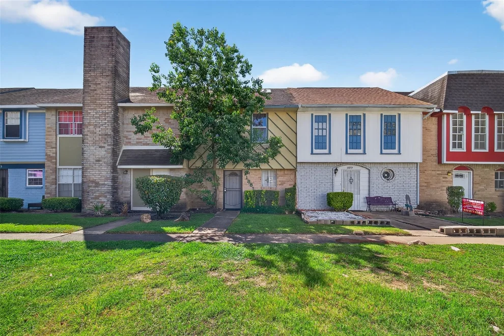Unit for sale at 11881 Algonquin Drive, Houston, TX 77089